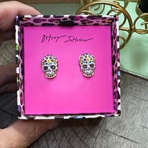Betsey Johnson Gold Skull Earrings NIB